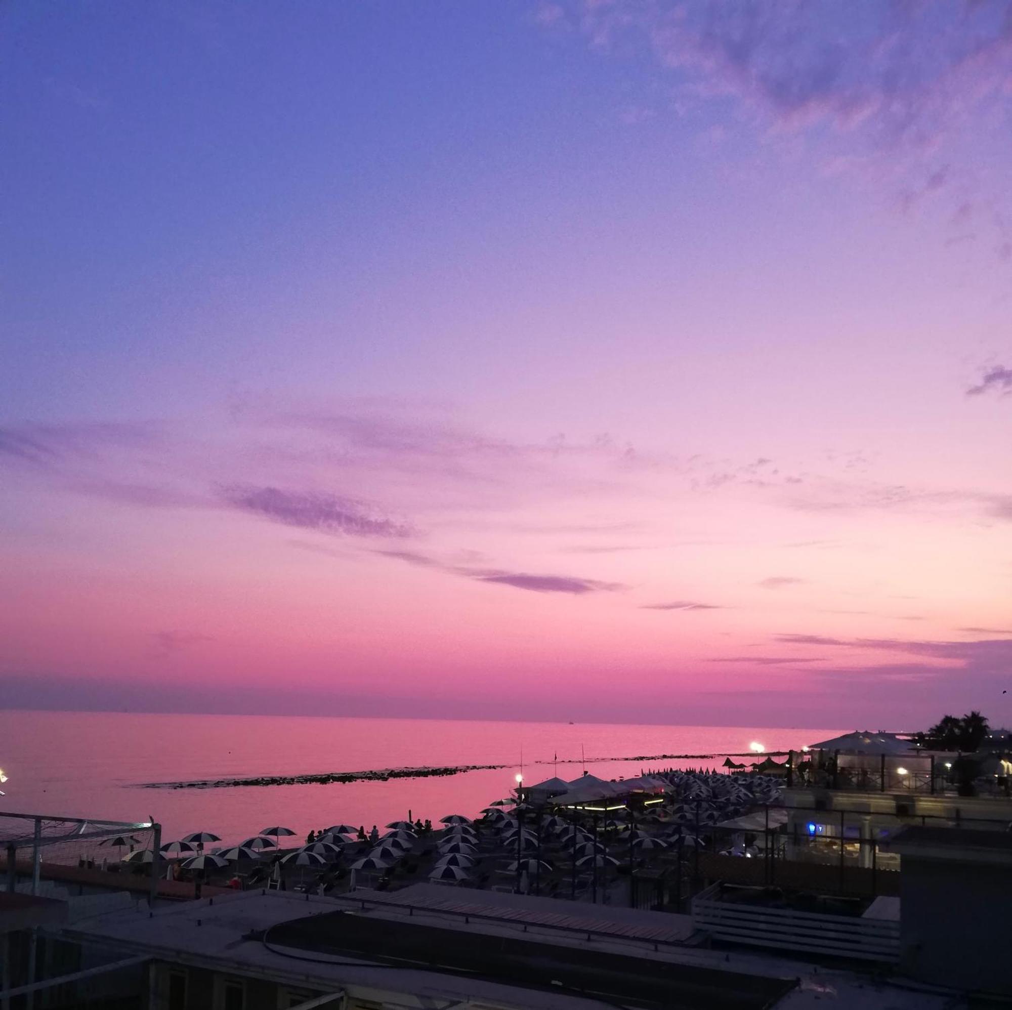Lotus - Appartamento Sul Mare A Ostia Con Giardino Relax Exteriér fotografie